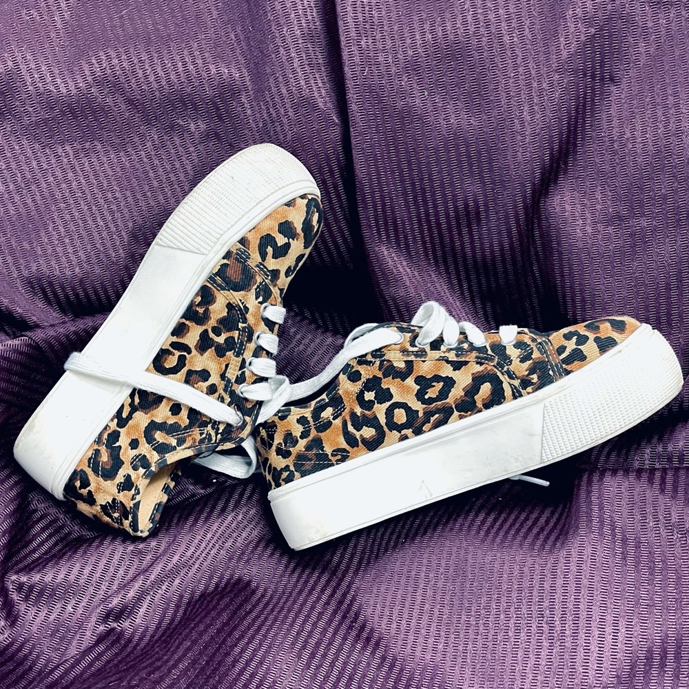 Super Comfort Memory Foam Sole Leopard Print Platform Sneakers - Picture 5 of 7